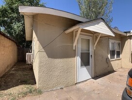 916 Axtell St in Clovis, NM - Building Photo