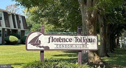 20 Florence Tollgate in Florence, NJ - Building Photo - Building Photo