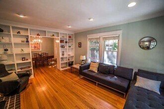 2641 Chamberlain Ave in Madison, WI - Building Photo - Building Photo