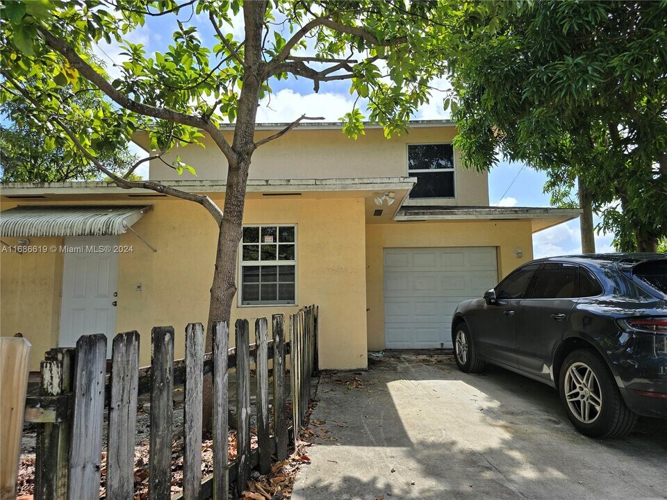 1901 Cleveland St in Hollywood, FL - Foto de edificio