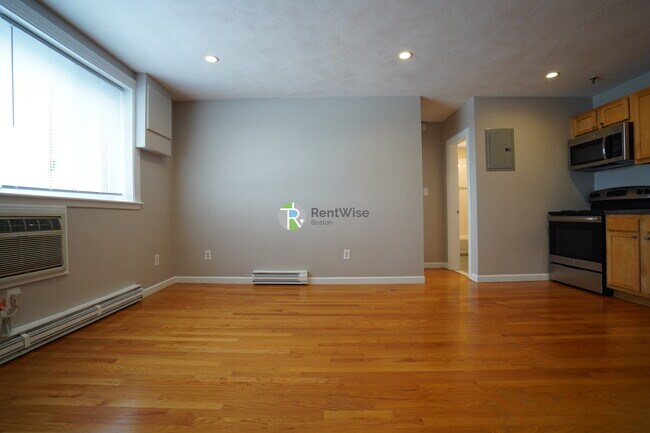 1200 Commonwealth Ave, Unit 40 in Boston, MA - Building Photo - Building Photo