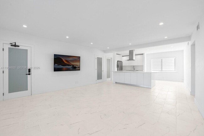 3909 Garden Ave in Miami, FL - Building Photo - Building Photo