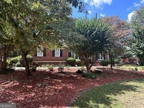 140 Yorkshire Rd in Bogart, GA - Foto de edificio - Building Photo