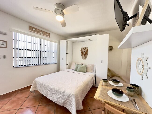 104 Harding St in Hollywood, FL - Building Photo - Building Photo