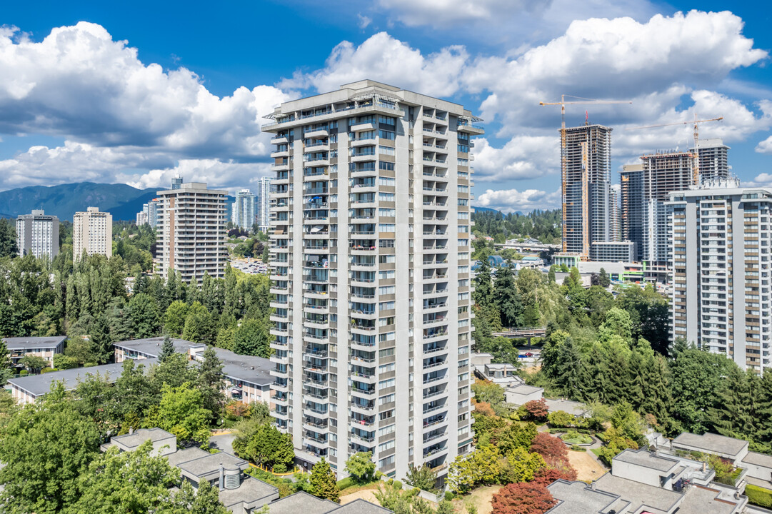 Discovery Place I in Burnaby, BC - Building Photo