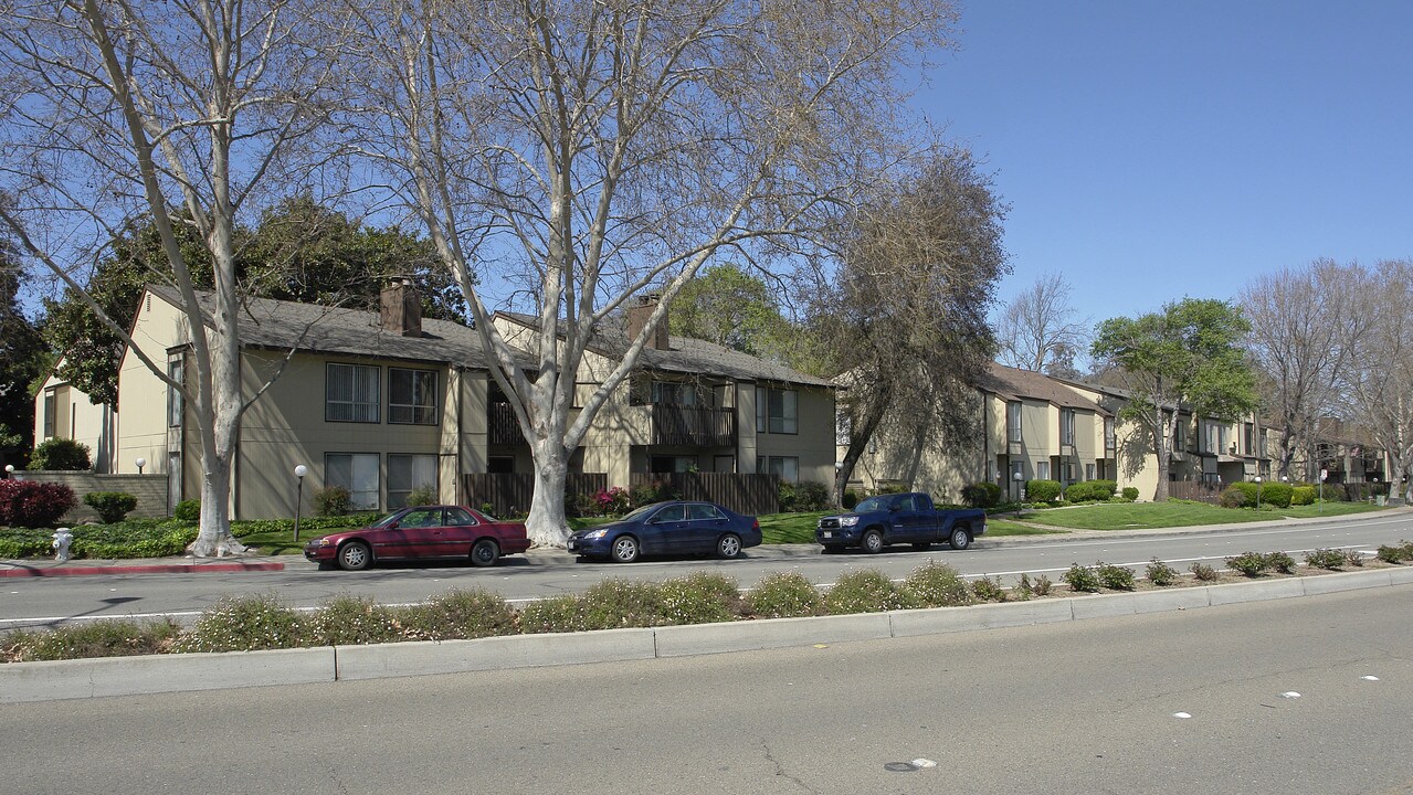 Vintner Condominiums in San Ramon, CA - Foto de edificio