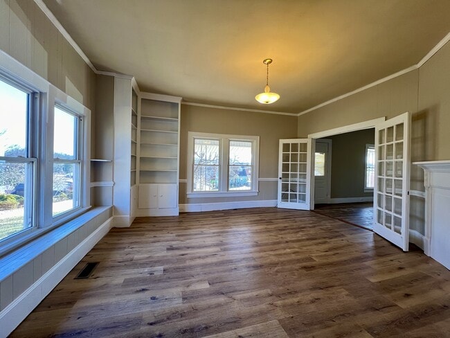 201 E Cowles St in Wilkesboro, NC - Building Photo - Building Photo