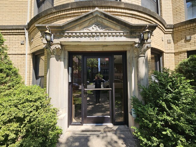 5507 N Campbell Ave in Chicago, IL - Building Photo - Building Photo