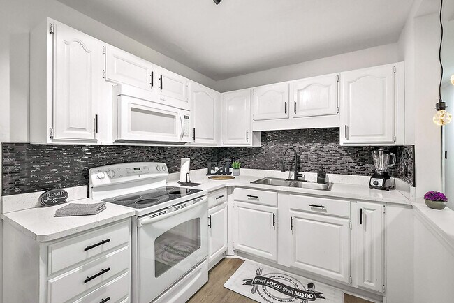 810 NE 44th Ave in Ocala, FL - Building Photo - Building Photo