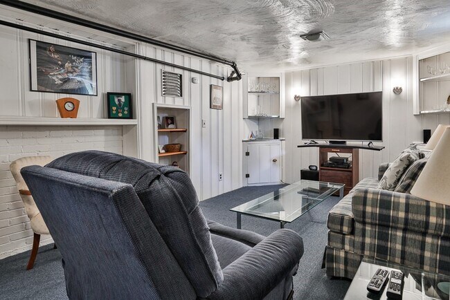 property at 38 Norwich Cir