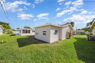 2709 NW 54th St in Fort Lauderdale, FL - Building Photo - Building Photo