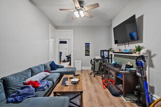 2329 Larkins Wy in Pittsburgh, PA - Building Photo - Building Photo