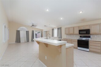 1538 Dancing Star Ct in Henderson, NV - Foto de edificio - Building Photo