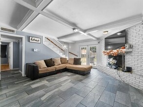 2405 Summit Dr in Irving, TX - Building Photo - Building Photo