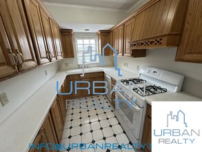 9 Lake Shore Ter, Unit 1 in Boston, MA - Building Photo - Building Photo