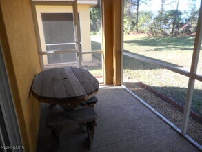 9357 Aegean Cir in Lehigh Acres, FL - Foto de edificio - Building Photo