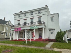 138-140 Washington St in Middletown, CT - Building Photo