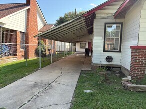 5234 Claremont St in Houston, TX - Building Photo - Building Photo