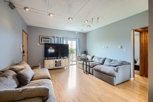 953 N Rohlwing Rd in Addison, IL - Building Photo - Building Photo