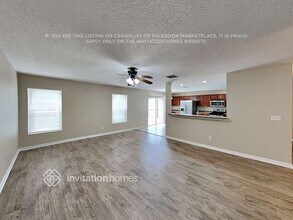 2251 Martins Run in Tavares, FL - Foto de edificio - Building Photo