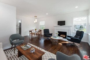 6843 W 85th Pl, Unit 0 in Los Angeles, CA - Building Photo