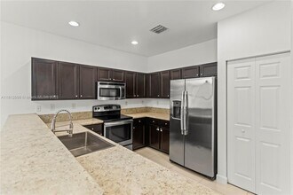 3502 W 86th Terrace in Hialeah, FL - Building Photo - Building Photo