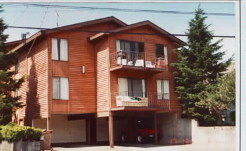 Thorn 5 Apartments in Seattle, WA - Building Photo - Building Photo