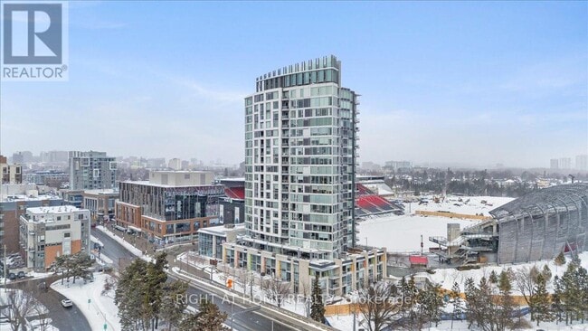 1035 Bank St in Ottawa, ON - Building Photo - Building Photo