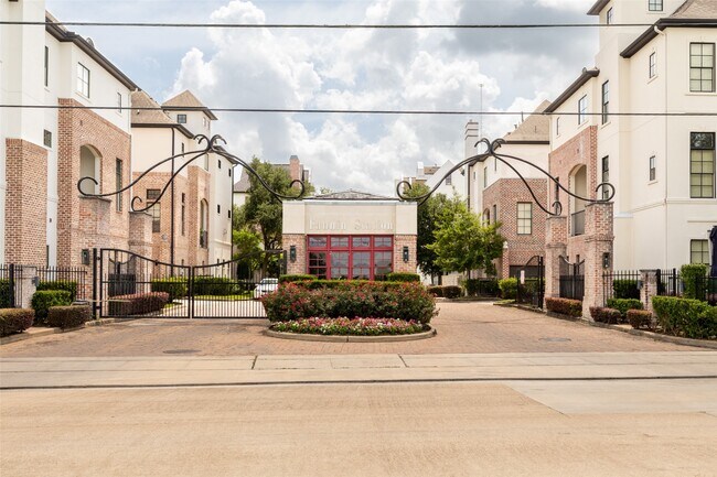 property at 9651 Kings Cross Station