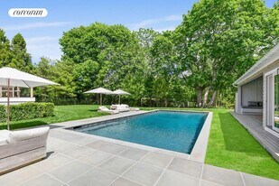 62 Osborne Ln in East Hampton, NY - Building Photo