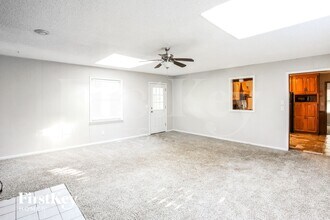 6900 Fairlane Dr in Kansas City, MO - Building Photo - Building Photo