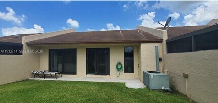 2962 NW 109th Ave in Sunrise, FL - Building Photo - Building Photo