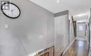 90 Foster Crescent in Brampton, ON - Building Photo - Building Photo