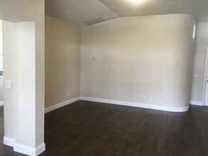 13421 Bellingham Dr in Tampa, FL - Building Photo - Building Photo