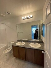 6077 Castle Gardens Ave in Las Vegas, NV - Building Photo - Building Photo
