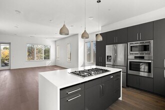 3100 Menchaca Rd in Austin, TX - Building Photo - Building Photo
