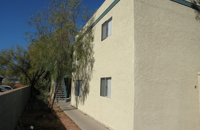 El Presidio Apartments in Tucson, AZ - Building Photo - Building Photo