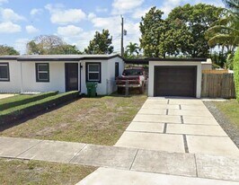 4910 SW 98th Avenue Rd in Miami, FL - Building Photo