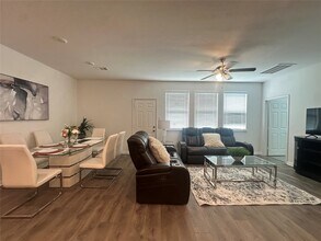 11234 E Park St in Sugar Land, TX - Building Photo - Building Photo