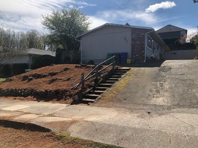 634 N Watts St in Portland, OR - Building Photo