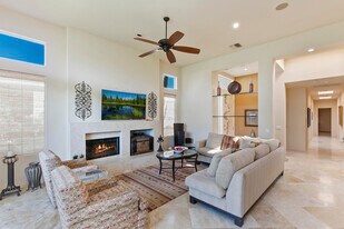 359 Desert Holly Dr in Palm Desert, CA - Building Photo