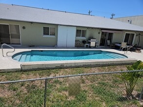 2709 SW Santa Barbara Pl, Unit 2 in Cape Coral, FL - Building Photo - Building Photo