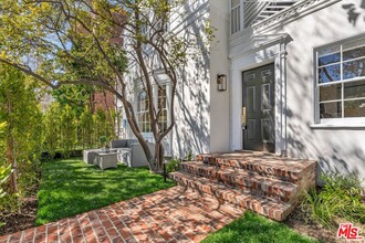 133 S Linden Dr in Beverly Hills, CA - Building Photo - Building Photo