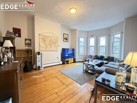 1106 Cambridge St in Cambridge, MA - Building Photo