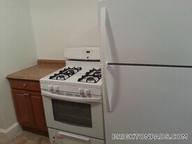 1615 Commonwealth Ave, Unit 1 in Boston, MA - Building Photo