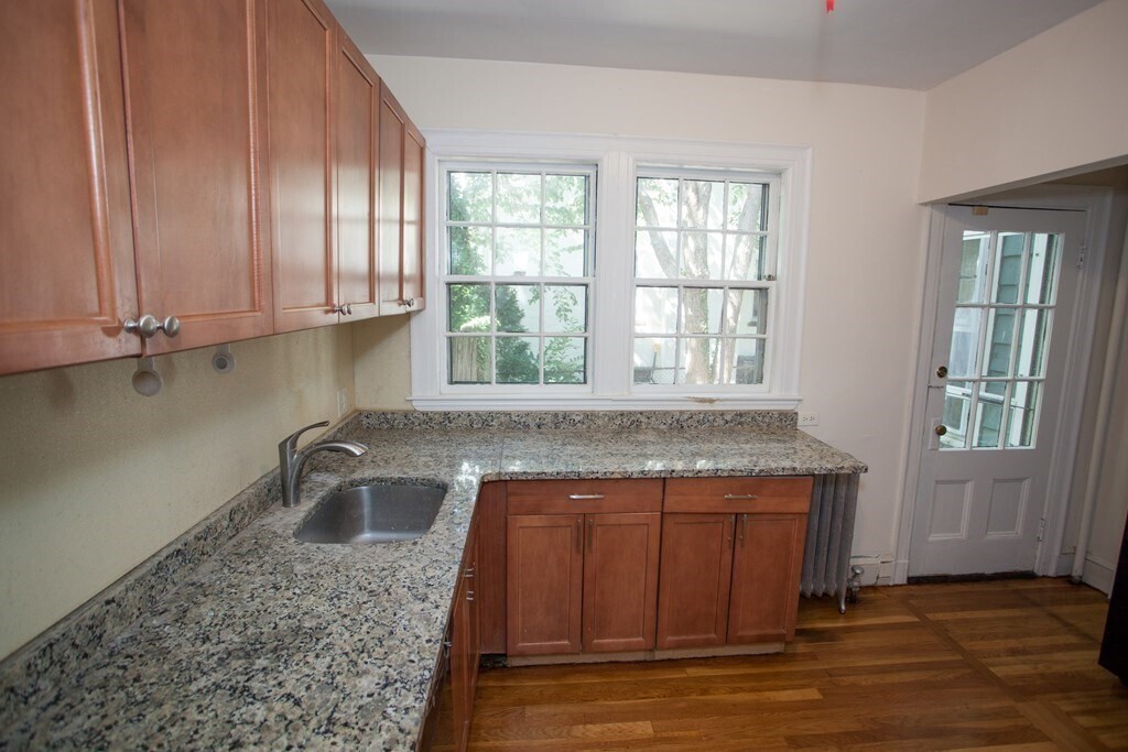 4 Bates St in Cambridge, MA - Building Photo