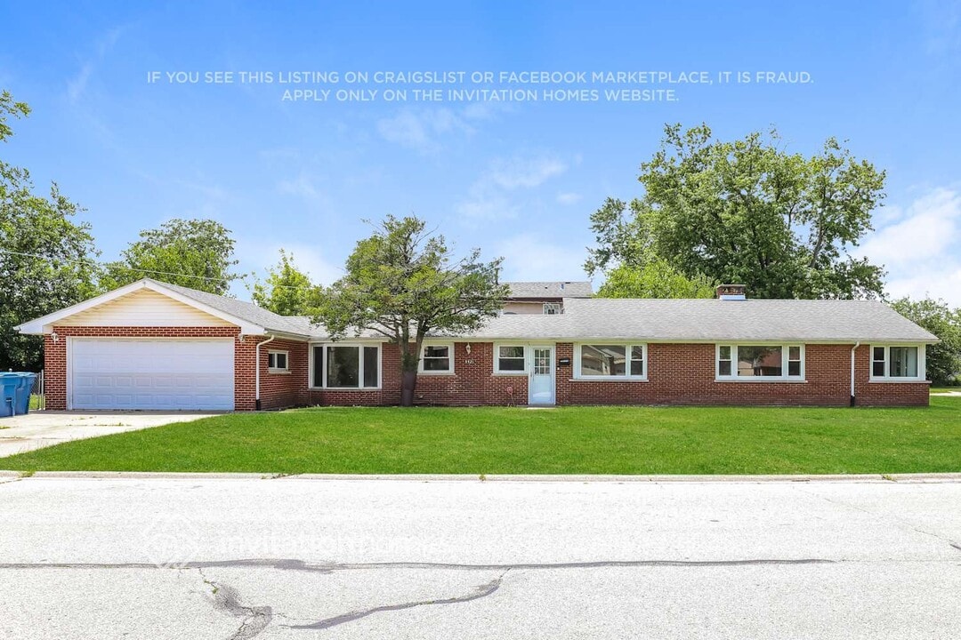 9921 Harnew Rd E in Oak Lawn, IL - Building Photo