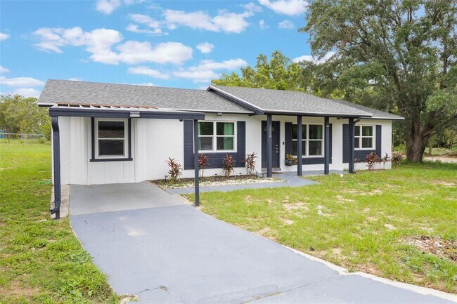property at 1512 N 26th Terrace