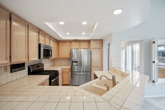 24241 Swiftriver Ct in Lake Forest, CA - Building Photo - Building Photo