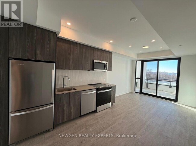 750 Whitlock Ave in Milton, ON - Building Photo - Building Photo